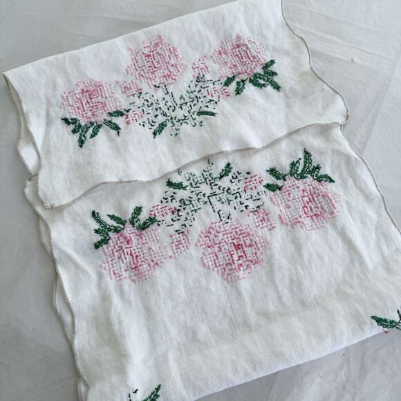 Vintage Linen Embroidered Cross Stitch Table Runner Dresser Scarf 14"x 35" READ - Picture 6 of 9